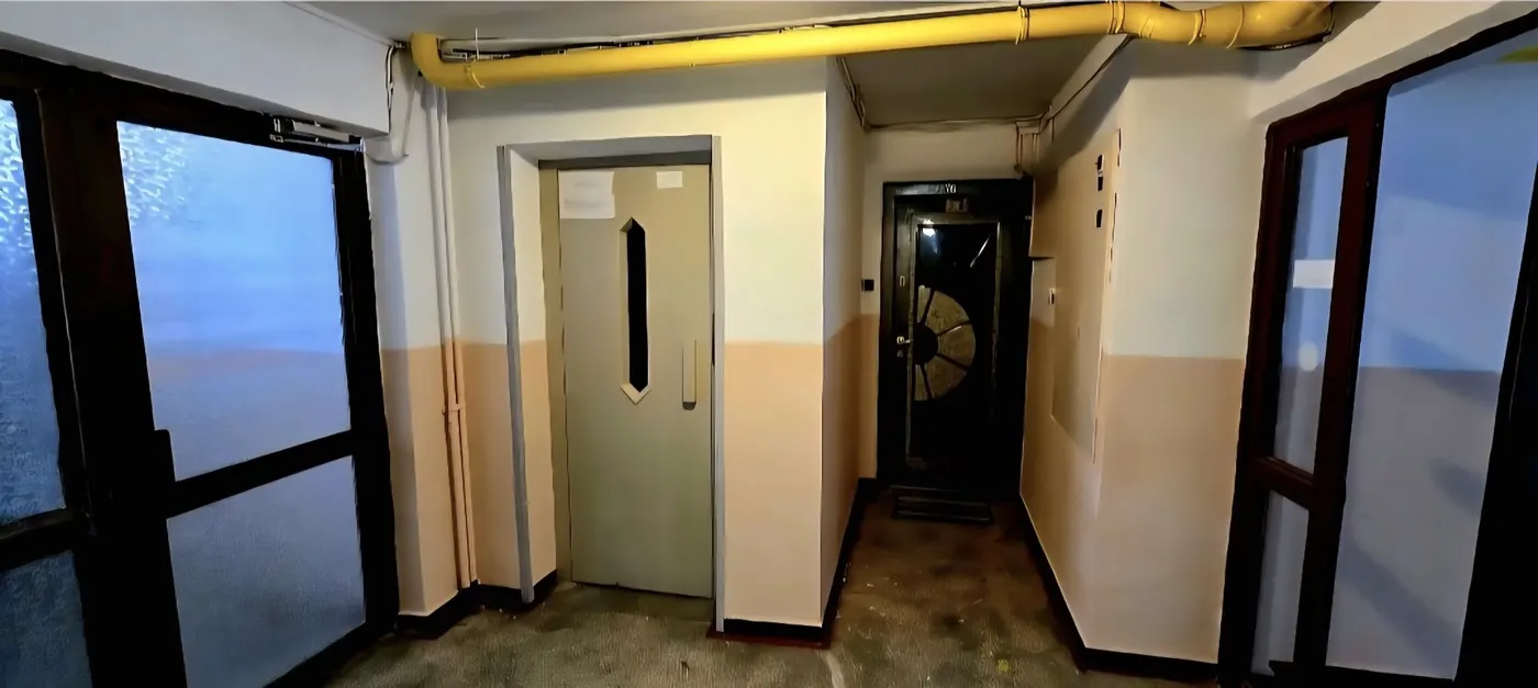Hol înainte de renovare