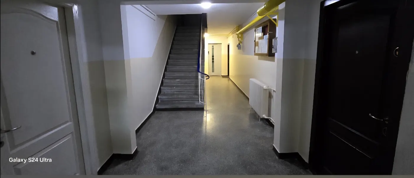 Hol scară cu finisaj proaspăt